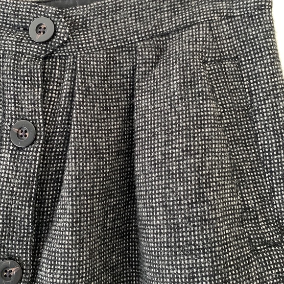 Like New! Calvin Klein Wool Tweed Button Mini Skirt - Picture 3 of 4
